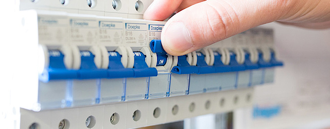 Schalt­schrank­bau bei Elektro-Heuser in Herbstein